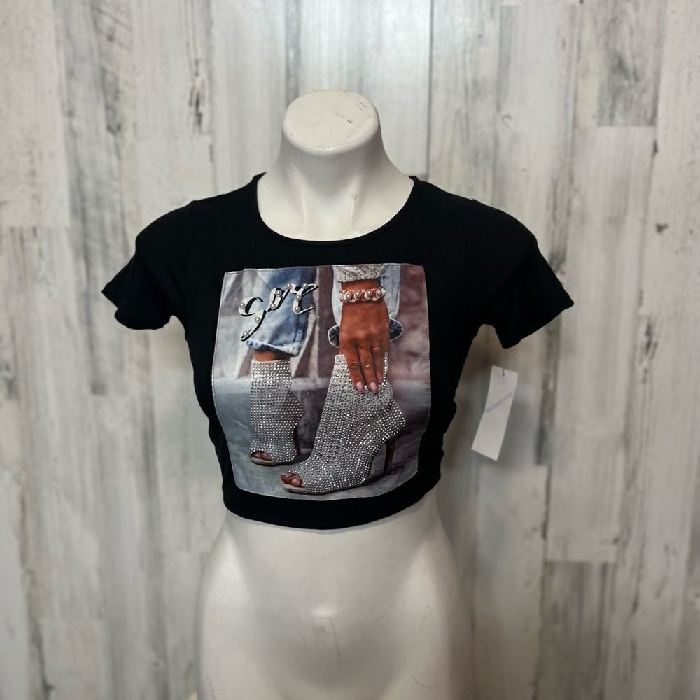 Crop top  - Picture 2 of 6